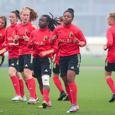 Ref Flames U23 op bezoek